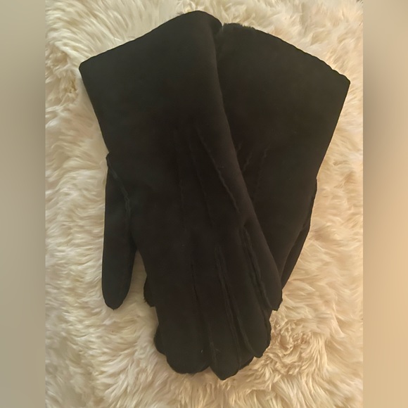 Water Repellant Shearling Gloves - Black/Med - Picture 2 of 4